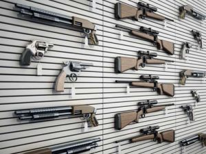 Lee más sobre el artículo Tipos de armas permitidas según la licencia