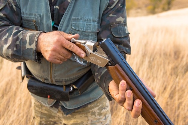 Lee más sobre el artículo Nuevas Normas Europeas de Armas 2025: Guía para Cazadores y Tiradores Deportivos